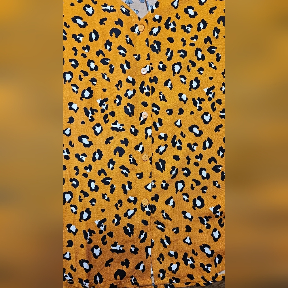 Button Down Top - Picture 3 of 7